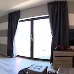 Alice's House شاليه