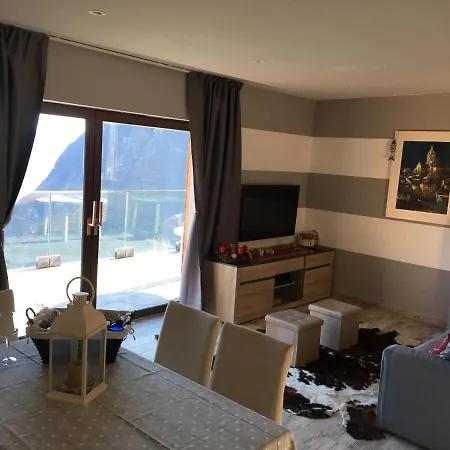 Σαλέ Alice's House